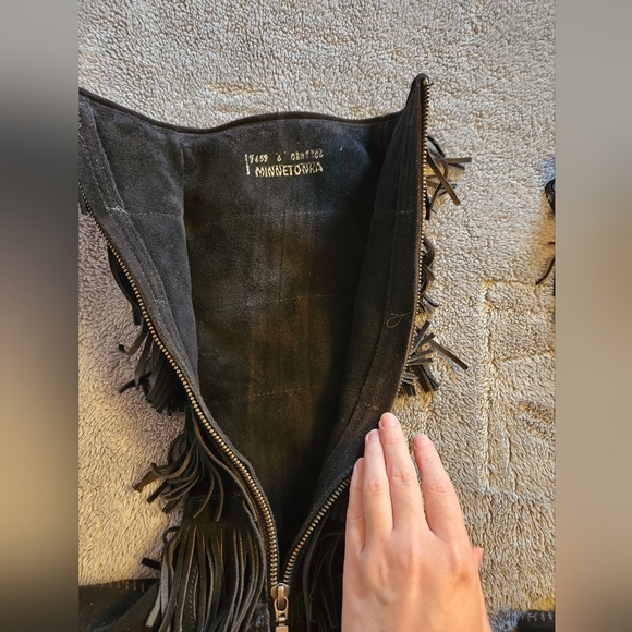 Minnetonka Tall 5 Layer Fringe Boots - Picture 5 of 7